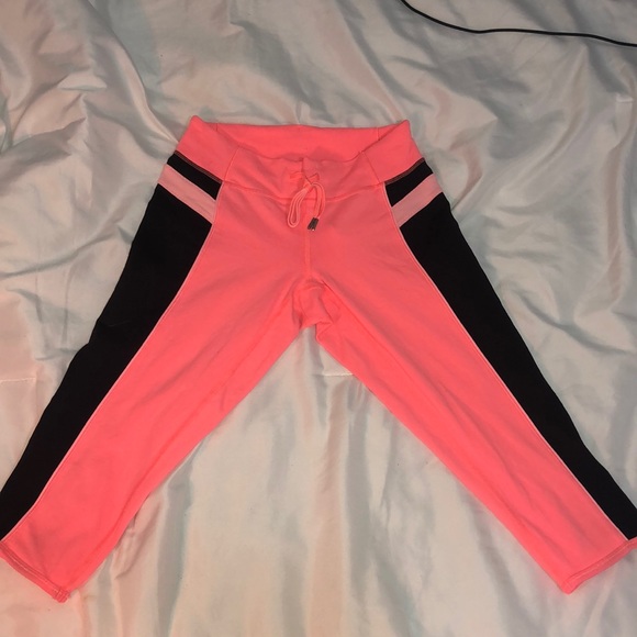 Pink and Black Lululemom Capris🦋 - Picture 4 of 5